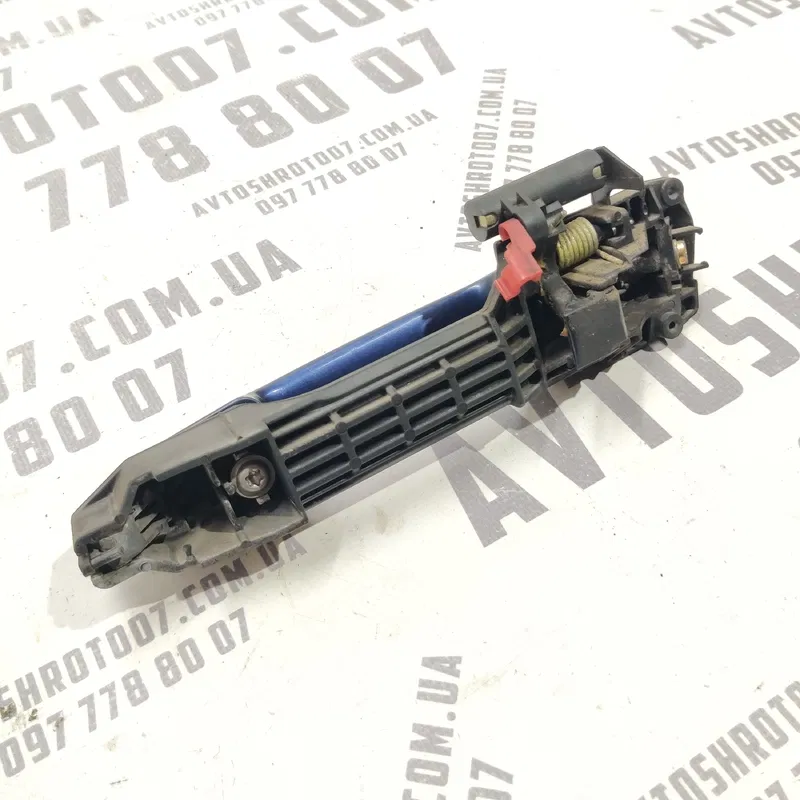 Ручка зовнішня перед права Toyota Avensis T25 (03-08) 2.0D