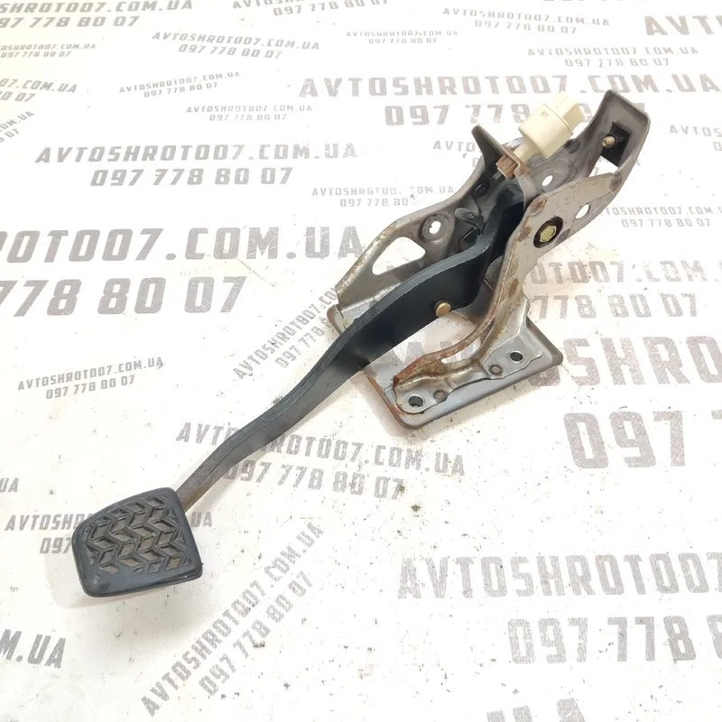 Педаль тормозу Toyota Avensis T25 (03-09) 2.0 Дизель