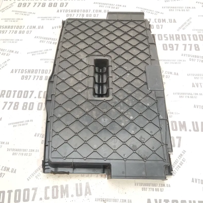 Пластик багажника Toyota Avensis T25 (03-08) 2.0D