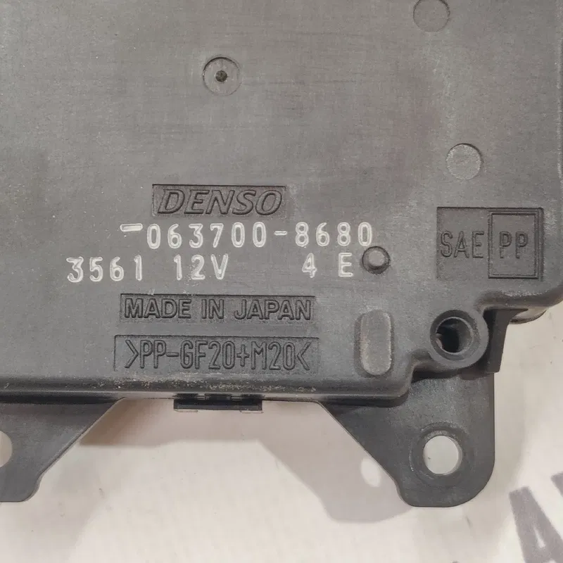 Двигун заслінки пічки Toyota Avensis T25 (03-08) 2.0D 1AD