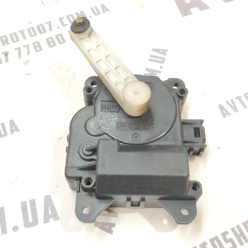 Двигун заслінки пічки Toyota Avensis T25 (03-08) 2.0D 1AD
