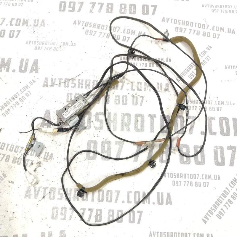 Антена Toyota Avensis T25 (03-09) 2.0D 8630005150
