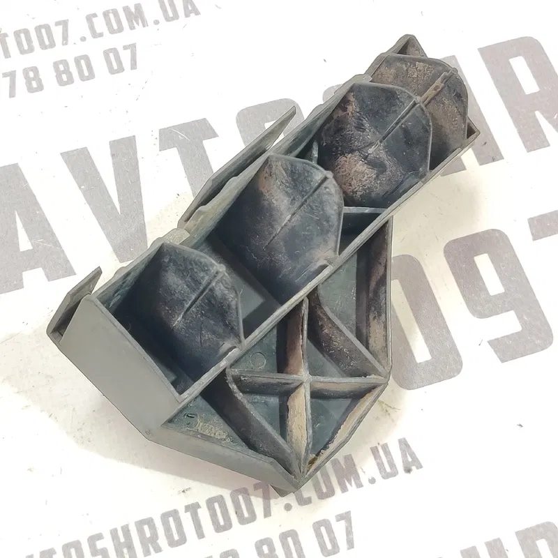 Кронштейн бампера Toyota Avensis T25 (03-08) 2.0D зад. лів.