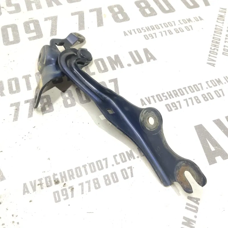 Петля капоту ліва Mazda 6 GY (02-07) 2.0 бензин