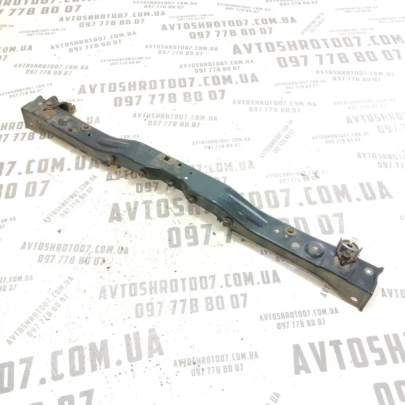 Рамка телевізора верхня Toyota Avensis T25 (03-08) 2.0D