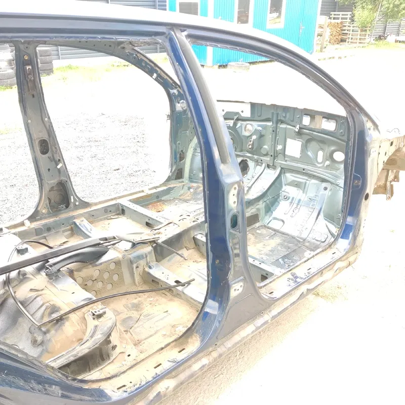 Стійка центральна права Toyota Avensis T25 (03-08) 2.0D