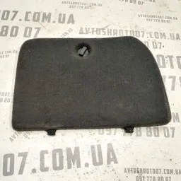 Накладка салону задня права Toyota Avensis T25 (03-09) 2.0D