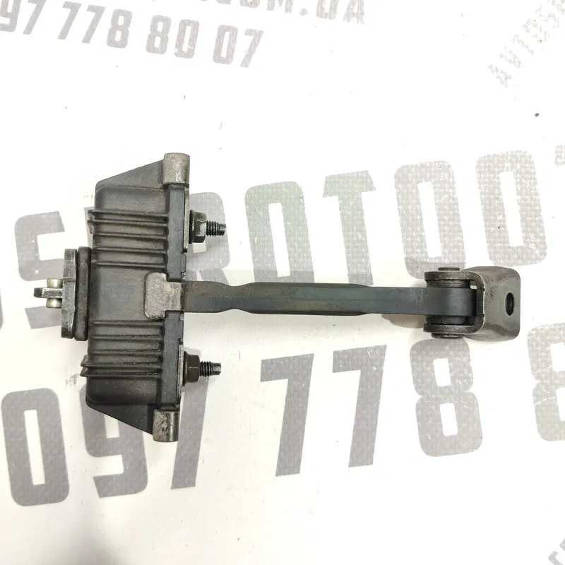 Обмежувач дверей Toyota Avensis T25 03-09 2.0D задній
