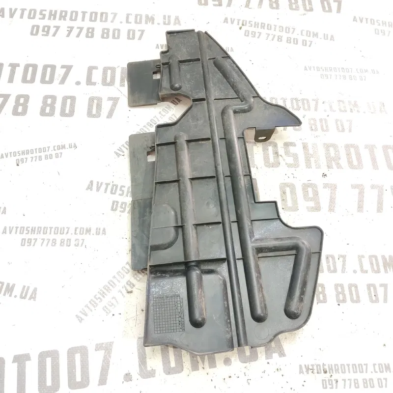 Дефлектор рад. правий Toyota Avensis (03-09) 2.0D 5329305020