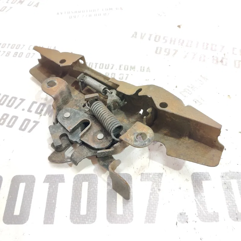 Замок капота Toyota Avensis T25 (03-08) 2.0 Дизель