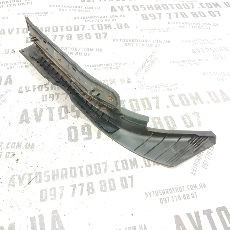 Накладка порога внутр зад ліва Toyota Avensis T25 2.0D 03-08