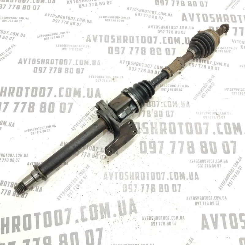 Привід передній правий Toyota Avensis T25 (03-08) 2.0D