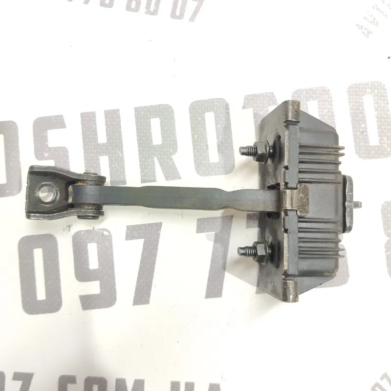 Обмежувач дверей Toyota Avensis T25 03-09 2.0D задній