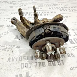 Цапфа задня права Toyota Avensis T25 (03-08) 2.0 дизель