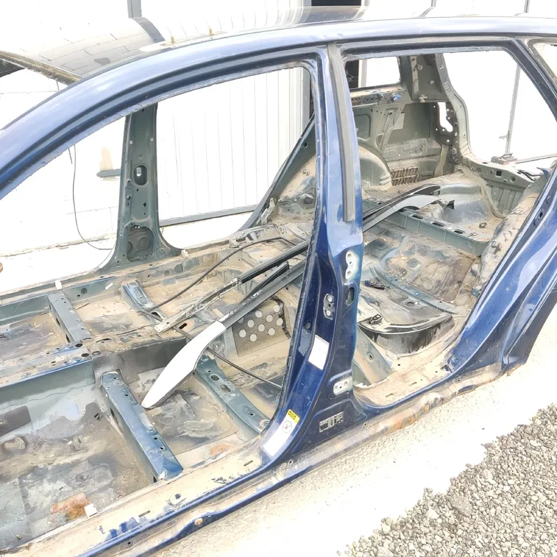 Стійка центральна ліва Toyota Avensis T25 (03-09) 2.0D