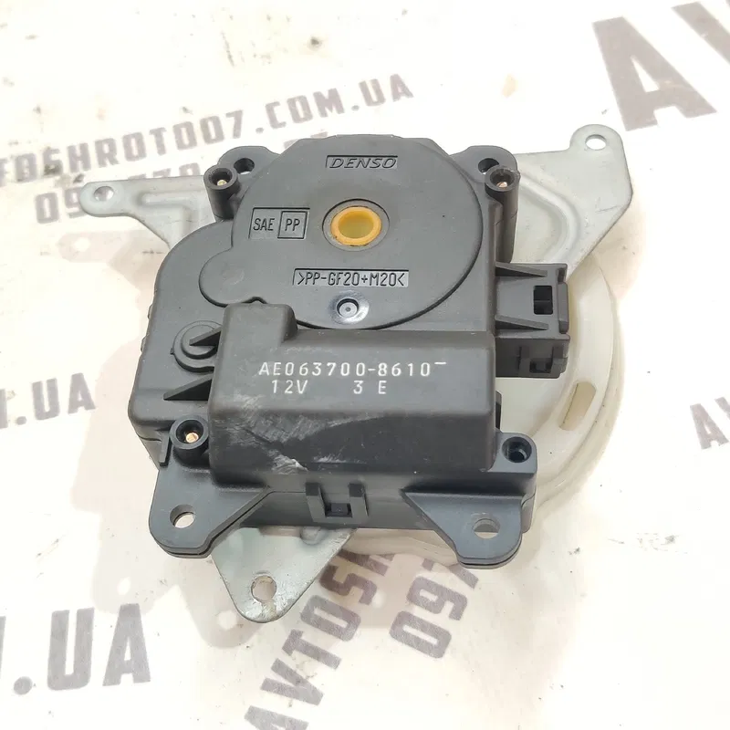 Двигун заслінки пічки Toyota Avensis T25 (03-09) 2.0D 1AD