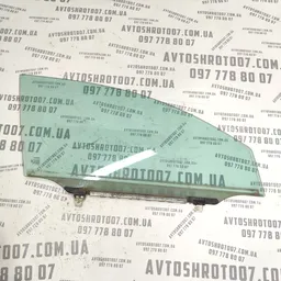 Скло дверей переднє праве Toyota Avensis T25 (03-08) 2.0D
