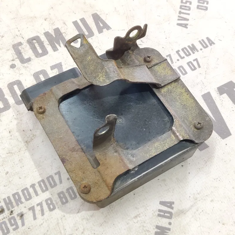ЕБУ форсунок Toyota Avensis T25 (03-09) 2.0D 8987120050