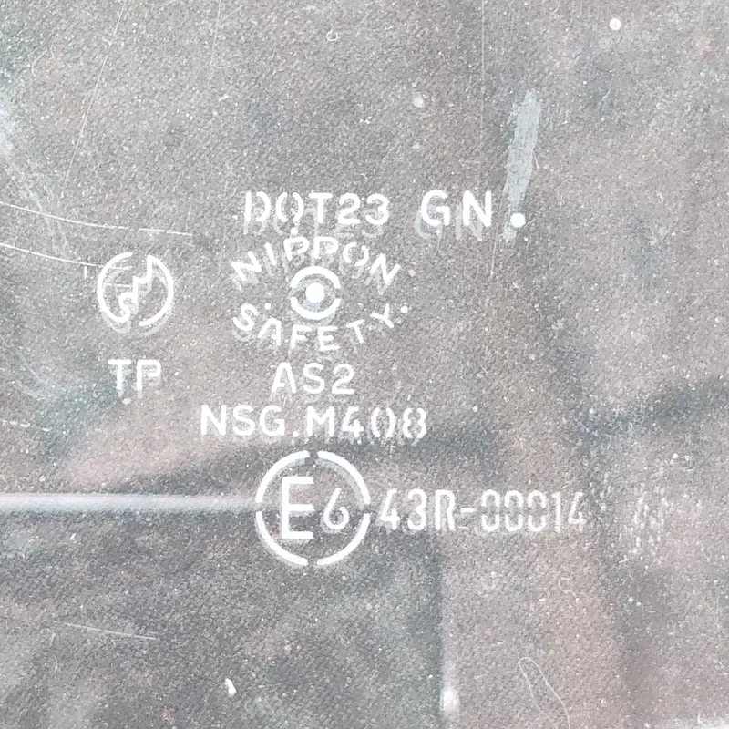 Скло дверей заднє ліве Mazda 6 GY (02-07) 2.0 бензин