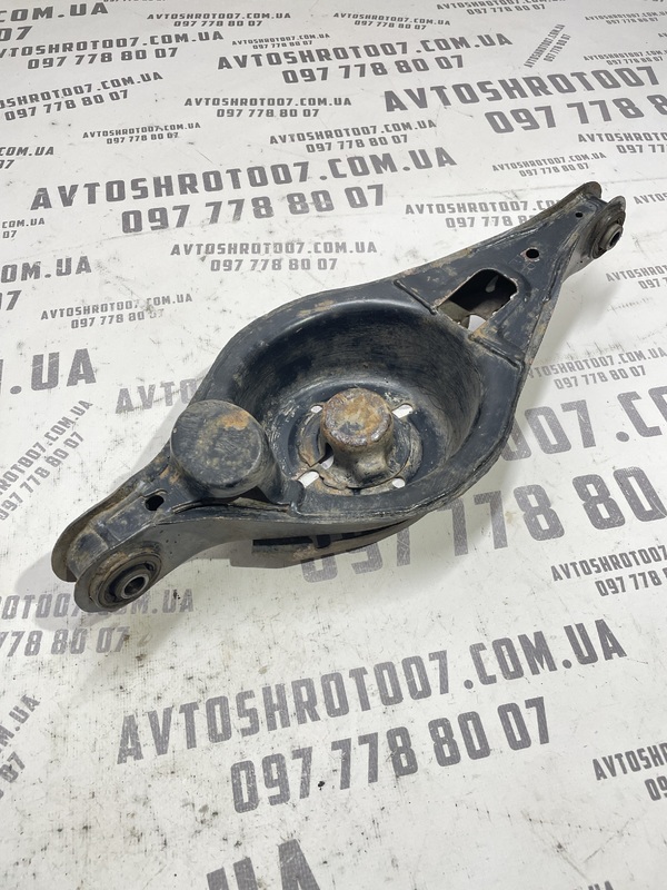 Ричаг підвіски задній правий Mazda 6 GY (02-08) 2.0 бенз