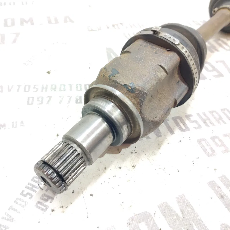 Привід передній лівий Toyota Avensis T25 (03-08) 2.0D