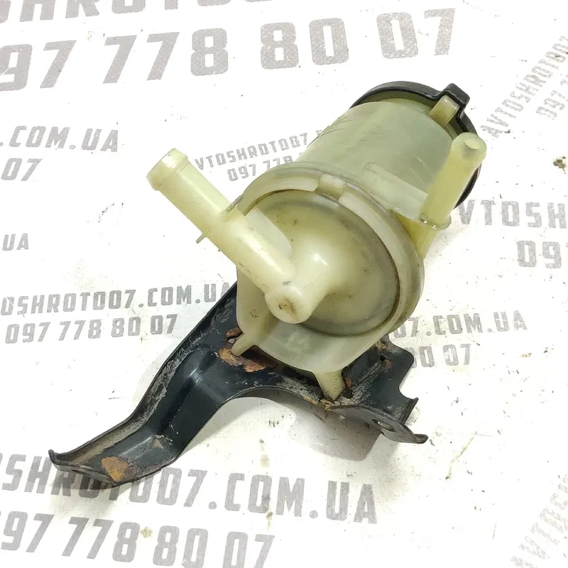 Бачок насосу ГУР Toyota Avensis T25 (03-08) 2.0 Дизель