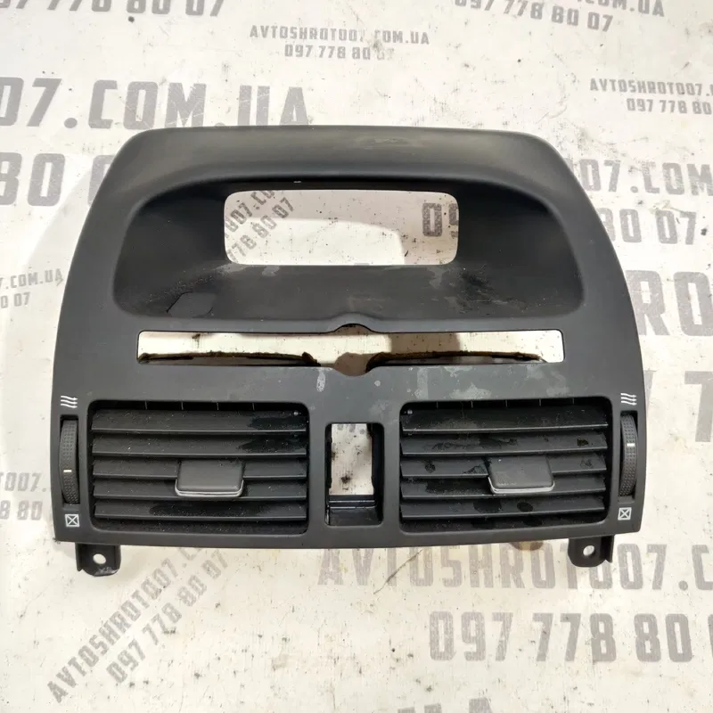 Дефлектор обдуву Toyota Avensis T25 (03-09) 2.0D 1AD