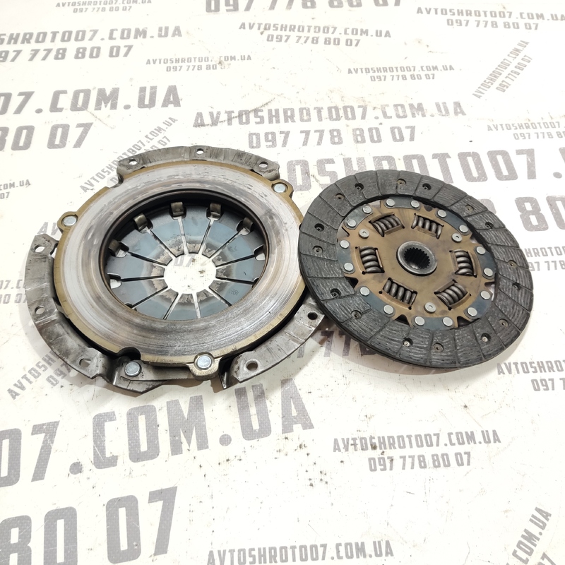 Комплект зчеплення Mazda 6 GY (02-08) 2.0 бензин