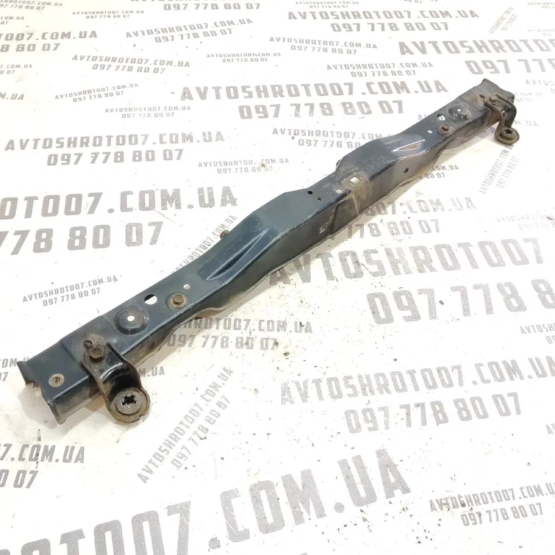 Рамка телевізора верхня Toyota Avensis T25 (03-08) 2.0D