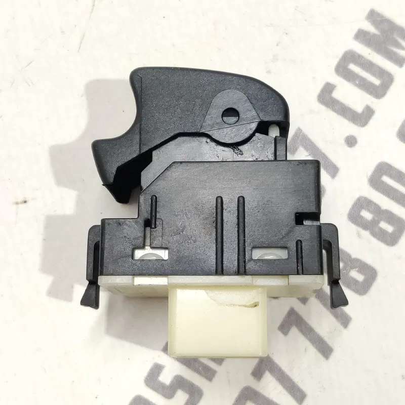 Кнопка склопідіймача Toyota Avensis T25 (03-09) 2.0 дизель