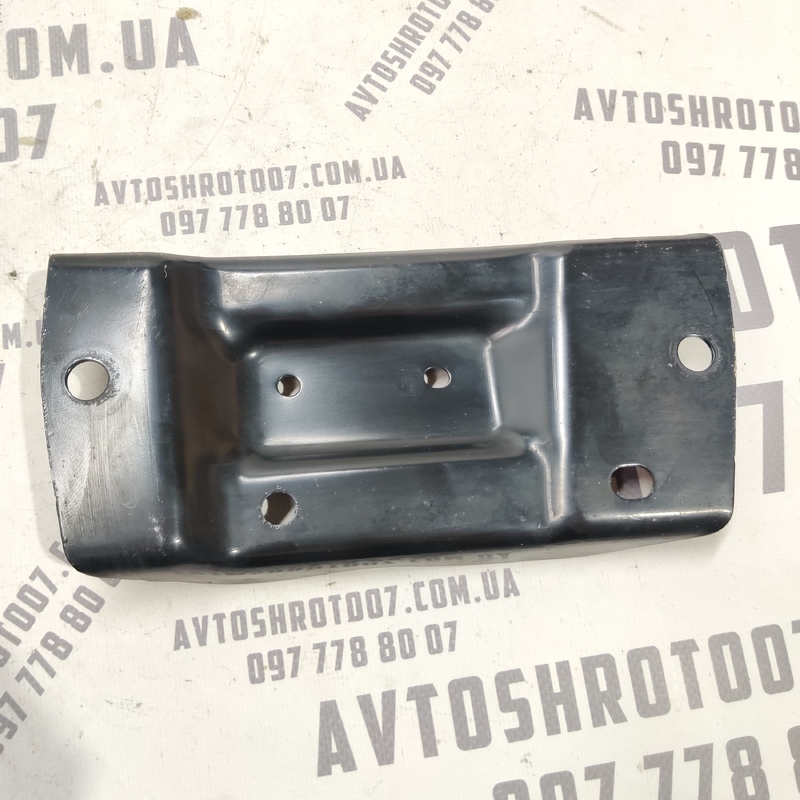 Кронштейн нижній Volvo S60 III (19-) 2.0 бенз 31672077