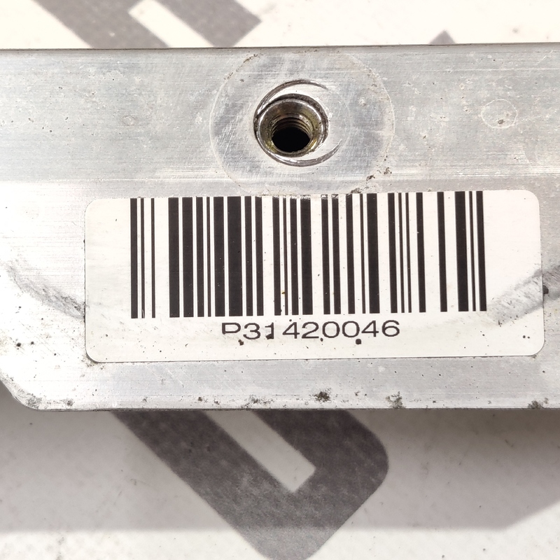 Розпорка стаканів Volvo S60 III (18-24) 2.0 бенз 31420046
