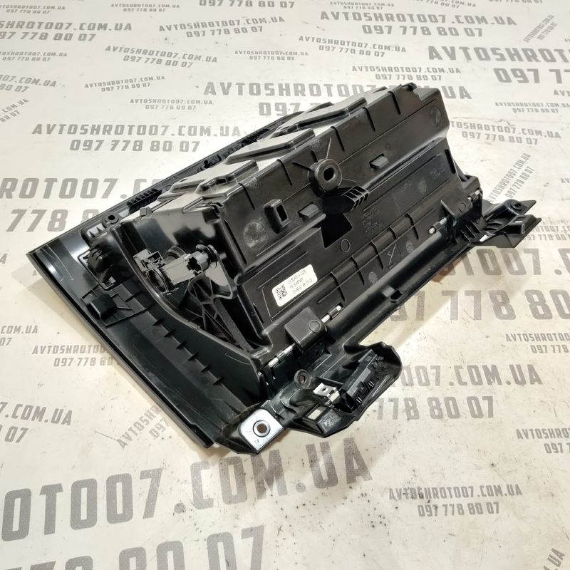 Бардачок Volvo S60 III SPA (18-24) 2.0 Бензин 31467497