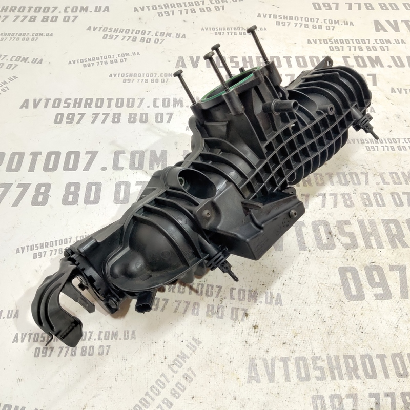 Впускний колектор Volvo S60 III 18-24 2.0 Бенз OEM 31441970 фото 2