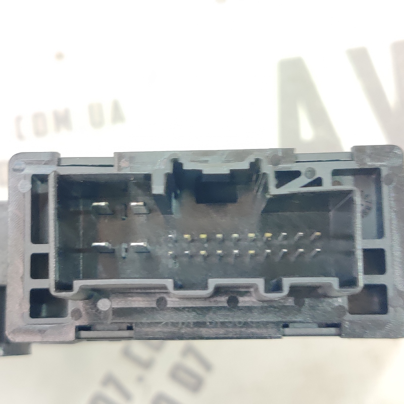 Мотор склопід. Volvo S60 III 18- 2.0б зад прав OEM 31674760