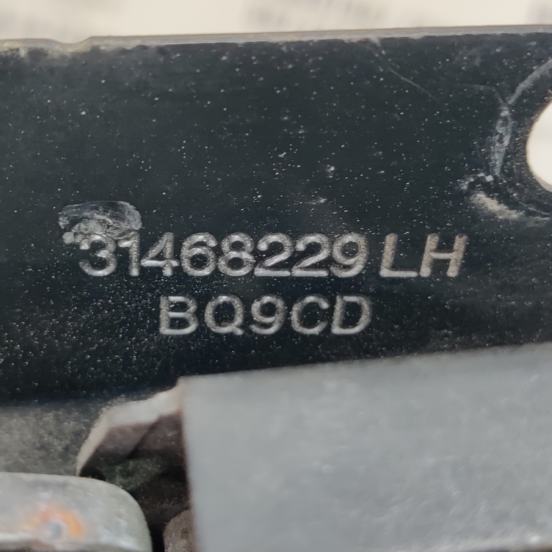 Замок капота лівий Volvo S60 III (19-) 2.0 Бензин 31468245