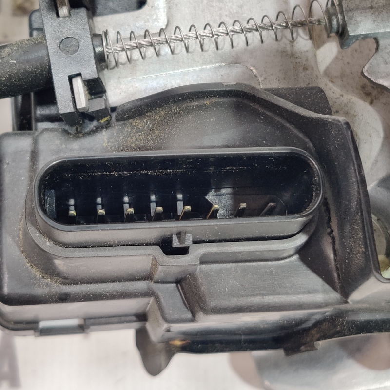 Замок дверей задній лівий Volvo S60 18-24 2.0 31462444