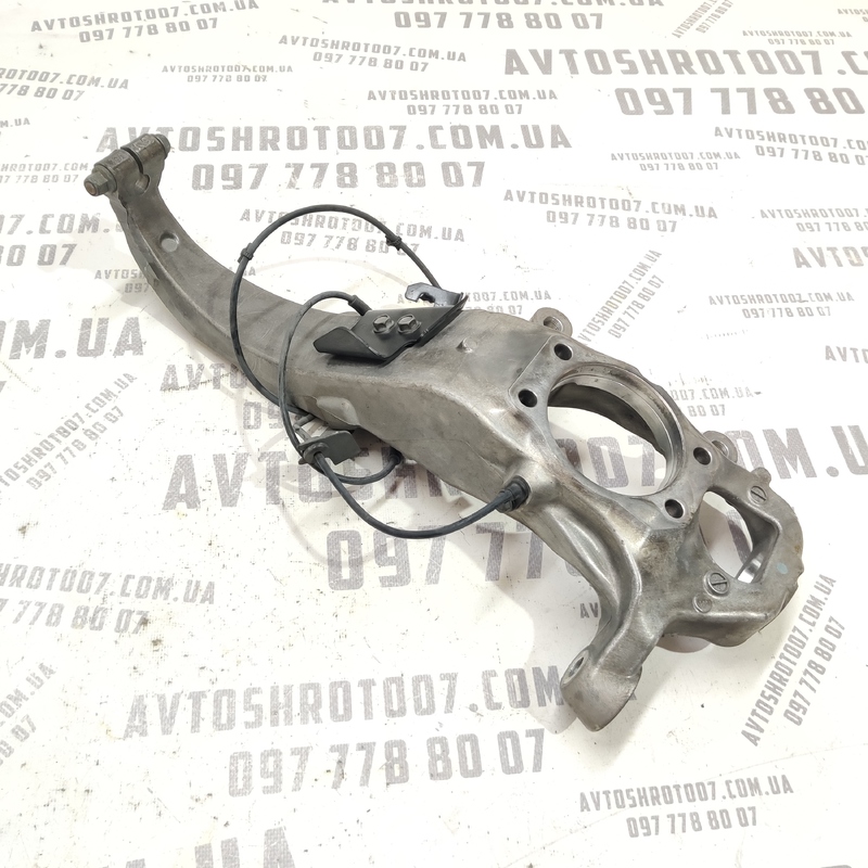 Поворотний кулак передній правий Infiniti Q50 (13-24) 3.0