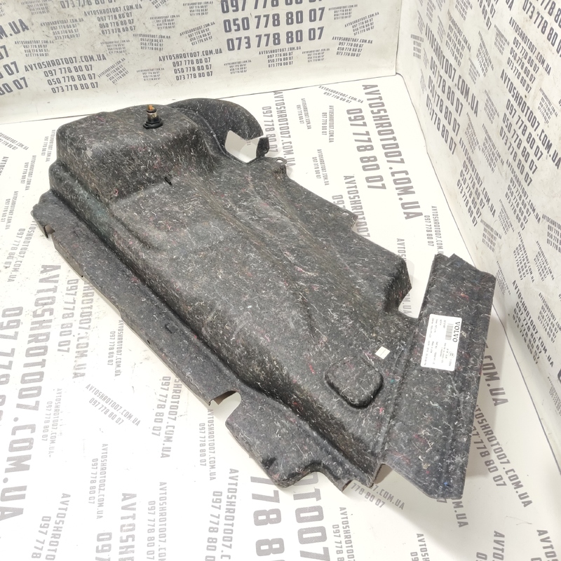 Пластик багажника правий Volvo S60 III 18-24 2.0Б 32131997