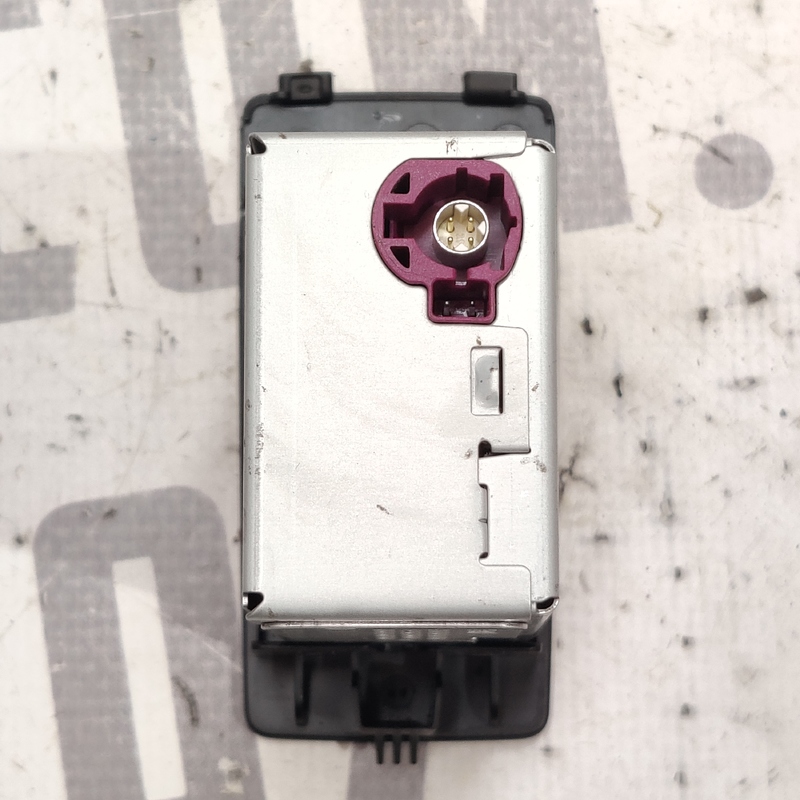 Блок USB Volvo S60 III (18-24) 2.0 Бензин 31407038