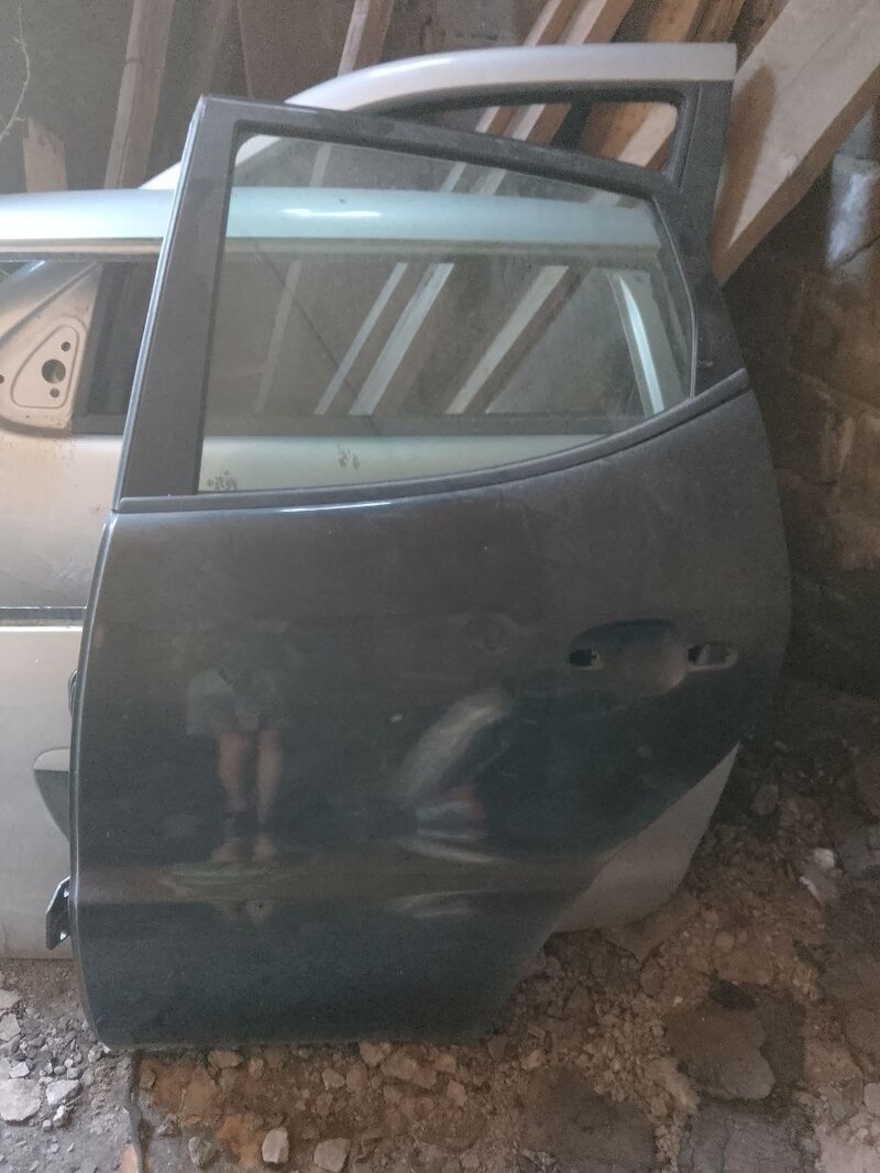 Двері задні ліві Mercedes A-Class W168 (97-04) 1.6 бензин