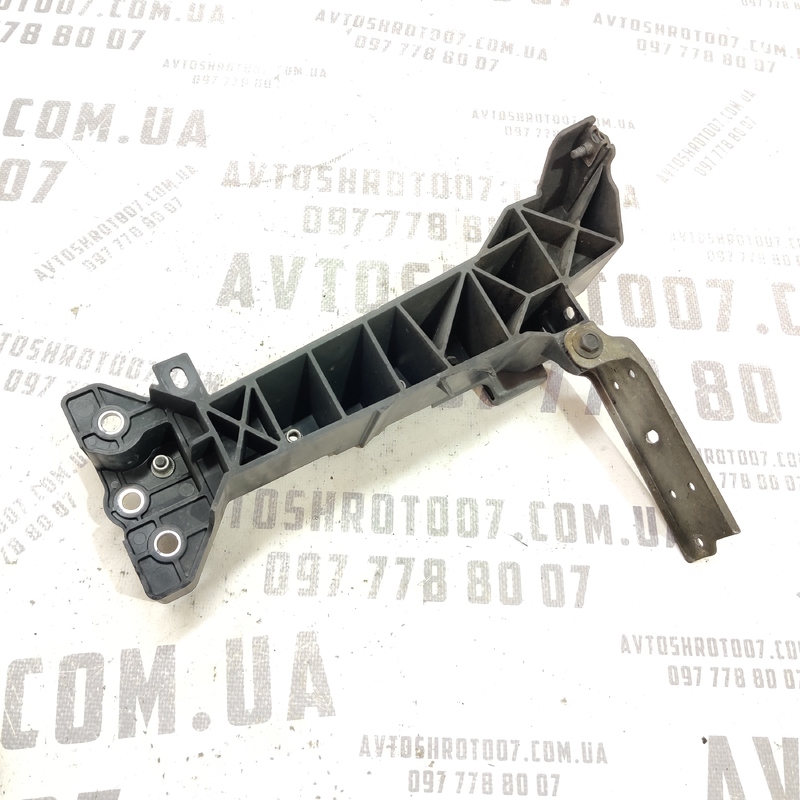 Кронштейн крила Infiniti Q50 13- 3.0 перед правий 625844GA0A