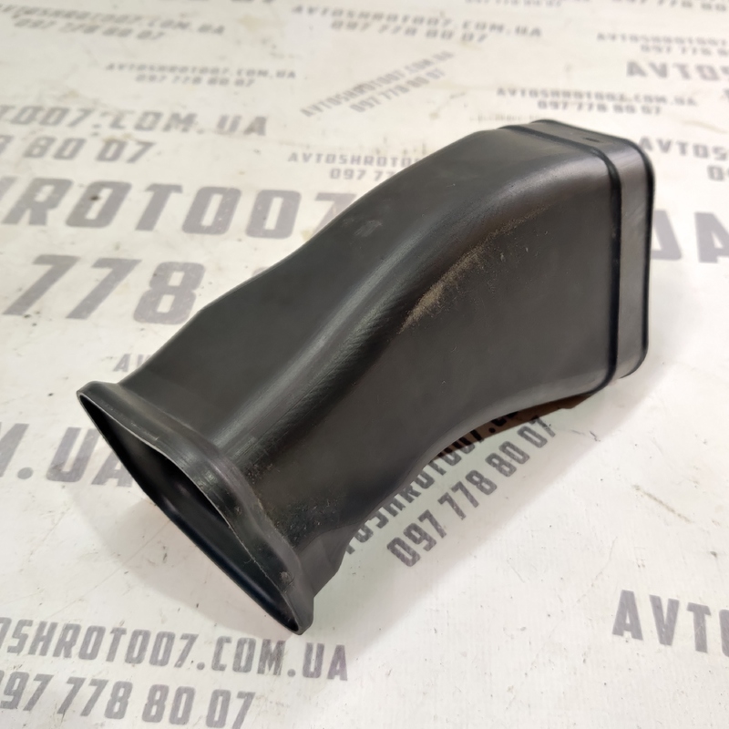 Воздуховод Volvo S60 III (18-24) 2.0 Бензин 31474810