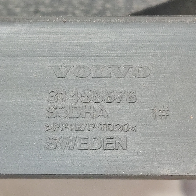 Кронштейн бампера Volvo S60 III (19-24) 2.0Б зад 31455676
