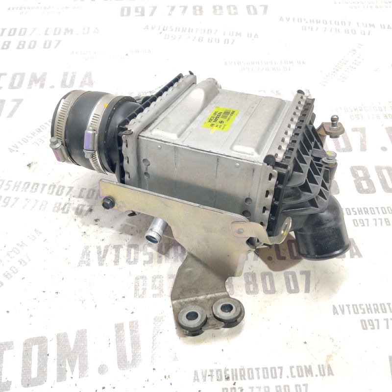 Інтеркулер Infiniti Q50 13-24 3.0 правий OEM 144615CA0A