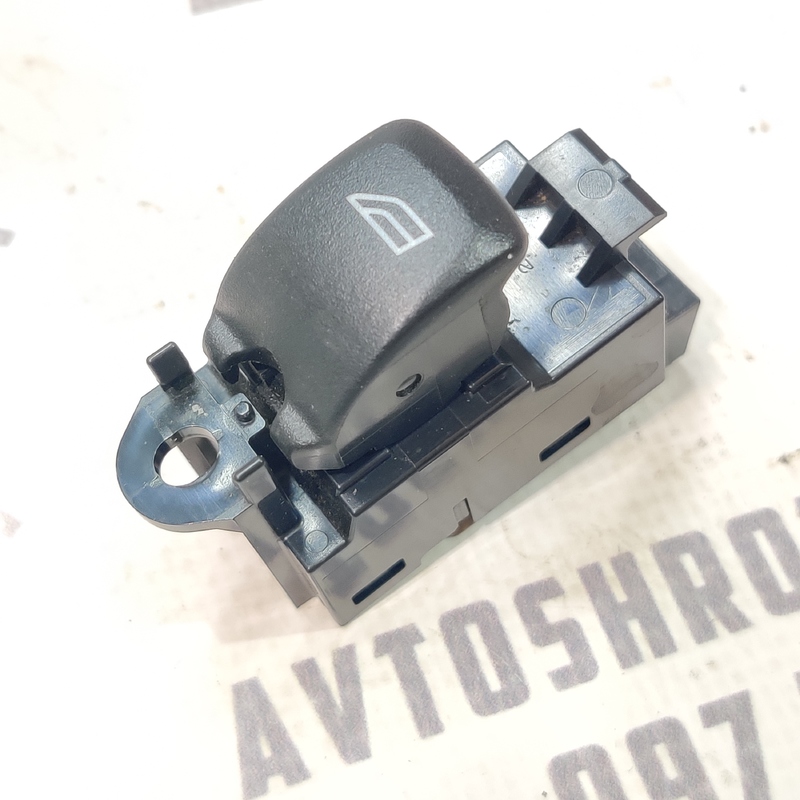 Кнопка склопідіймача задня Volvo S60 (18-24) 2.0Б 31433408