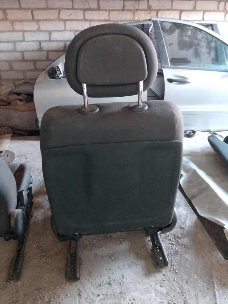 Сидіння передні Mercedes-Benz C-Class W203 (00-06)