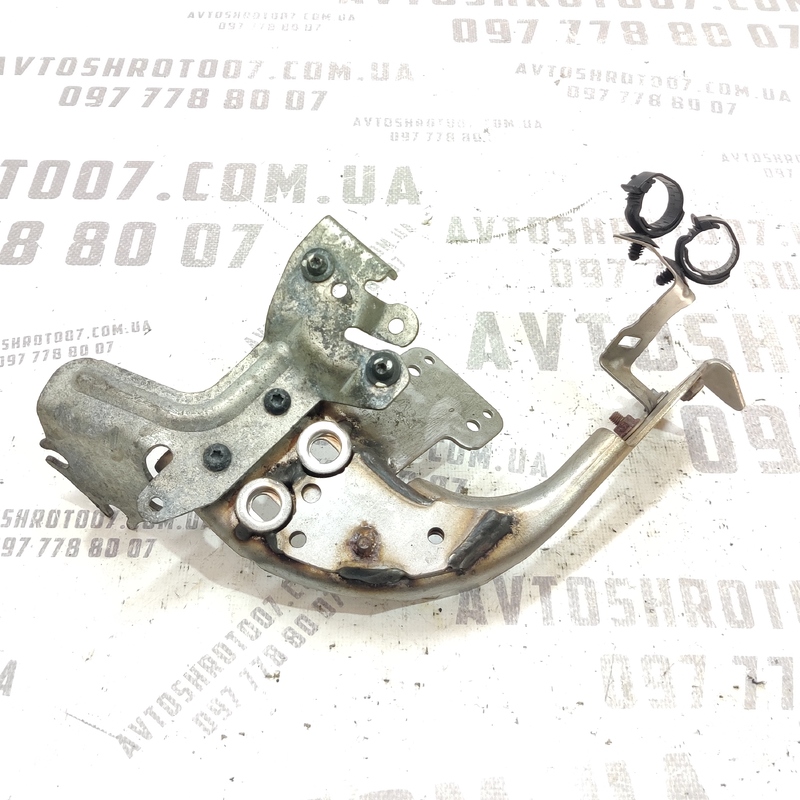 Кронштейн Volvo S60 III (19-24) 2.0 Бензин 31697445
