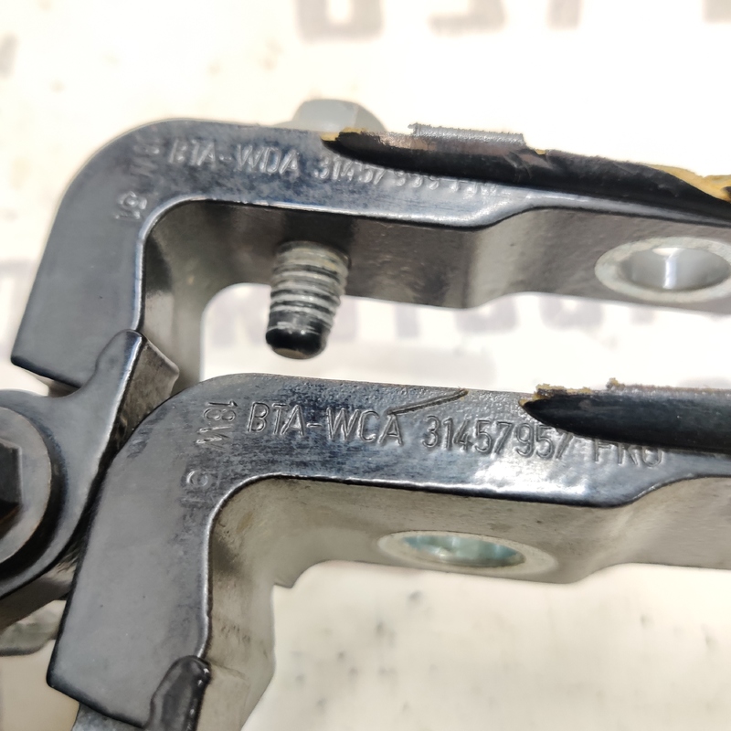 Дверна завіса пер права Volvo S60 III (18-) 2.0Б 31457957