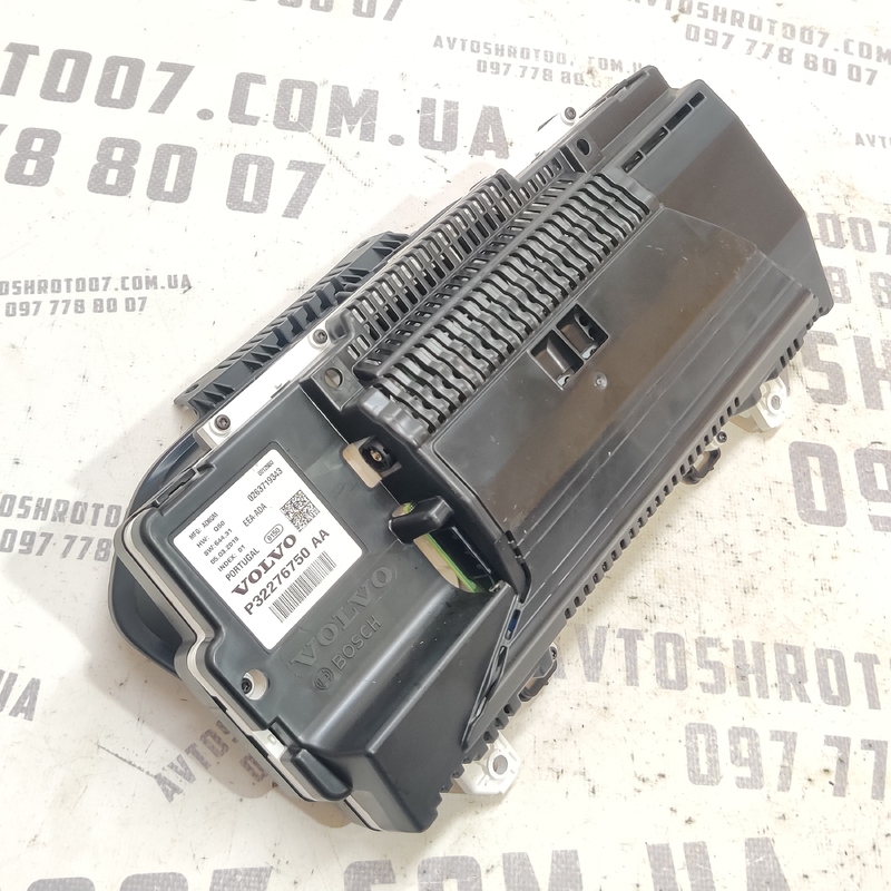 Панель приладів Volvo S60 III SPA (18-24) 2.0 бенз 32276750
